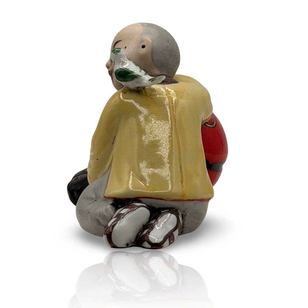 Kutani Style Sleepingâ Boy Karako Porcelain Figurine Red Gold Moriage Japan - Picture 7 of 9